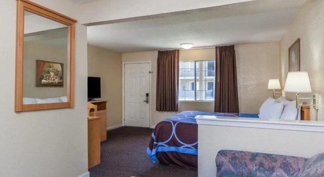 Люкс Rose Garden Inn - San Jose Airport