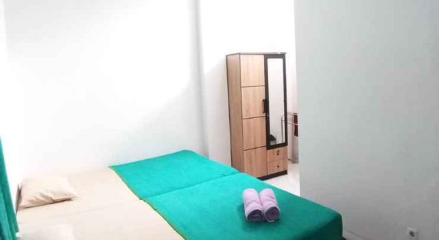 Dhina Finny Graha, Book Guesthouse Sewon 