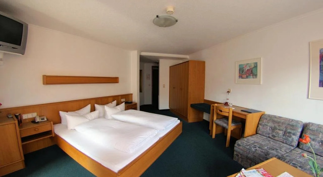 Hotel Montana, Rezervovat Hotel Hotely v Pitztal s parkováním, Parkování