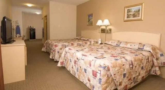 Четырёхместный номер Standard Lone Star Hotel