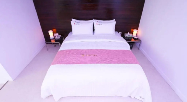 Двухместный номер Deluxe Q Hotel