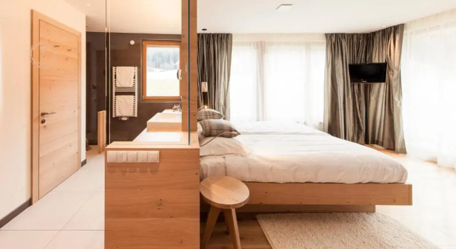 Люкс с балконом Hotel Petrus