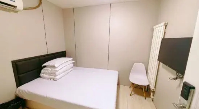 Standardowy dwuosobowy pokój Star Language Express Hotel
