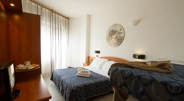 Четырёхместный номер Standard Hotel Nord Est