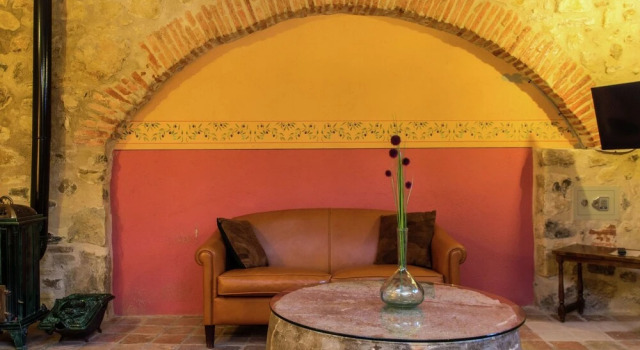Luxurious Mansion in Costa Brava Spain With Swimming Pool, Prenota Hotel Hotel a Pirenei Catalani con piscina, Piscina