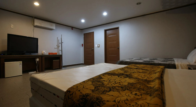 R.I Spa Hotel