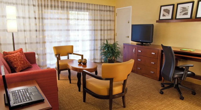 Люкс Courtyard by Marriott Spokane Downtown at the Convention Center