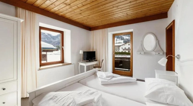Hotel Pillerseehof Der Bräuwirt, Book Hotel Hoteller i Kitzbuhel med pool, Swimmingpool