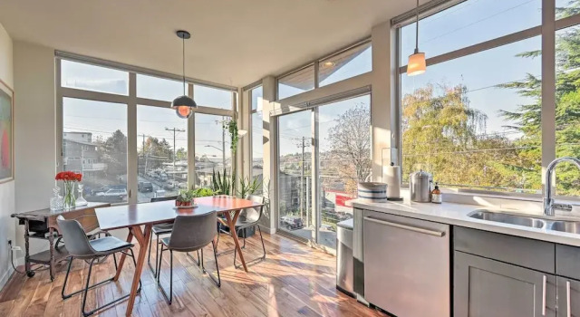 Sleek Seattle Home w/ Rooftop Patio & Views!, Book Apartment Seattle Washington (state)