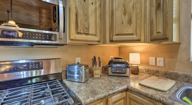 Апартаменты с 2 комнатами Pet-friendly Show Low Townhome w/ Deck & Grill!