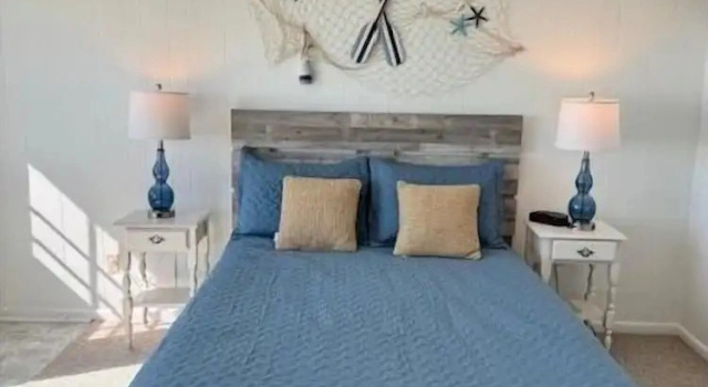 Коттедж с 3 комнатами Eastside  3 Bedroom Home by RedAwning