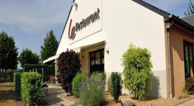 Номер Standard Campanile Clermont-Ferrand ~ Aubière