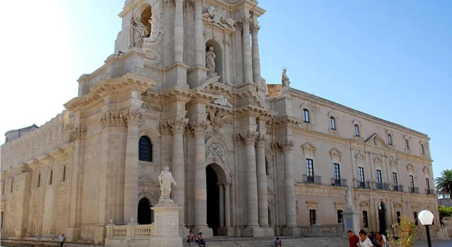 Nice Home In Siracusa With Wifi, Забронировать Отель Отели Villa Targia с парковкой, Парковка