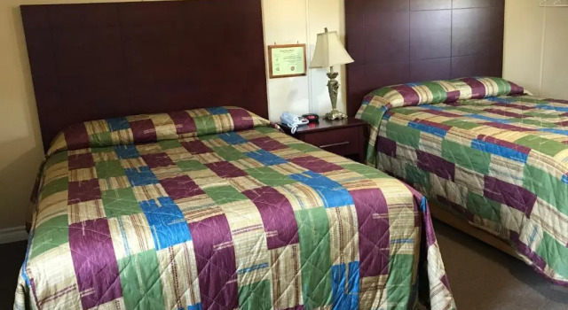 Четырёхместный номер Standard Deep River Motel