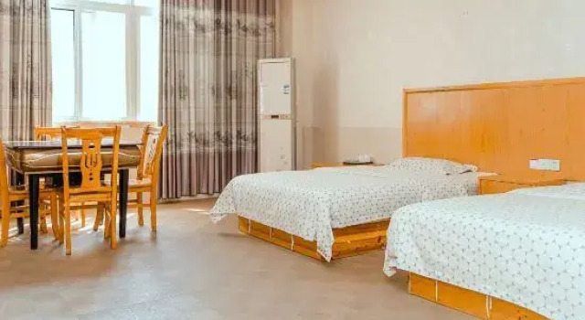 Chongyang Warm Business Hotel, Varaa Hotelli Xianning Hubei