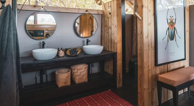 Little Sable, Book Hotel Hotels in Okavango Delta with Parking, Parking