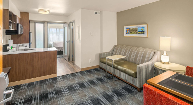 Двухместный люкс Executive Residency by Best Western Navigator Inn & Suites