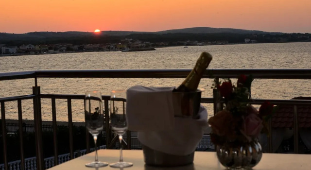 Апартаменты Deluxe c 1 комнатой с балконом и с видом на море Sunset Apartments