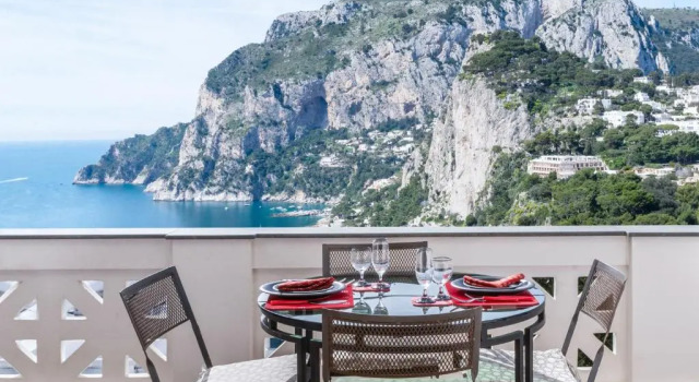 Апартаменты с видом на море Villa Mariuccia Capri