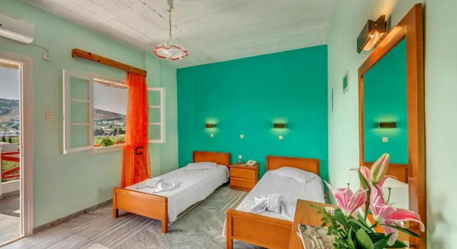 Трёхместная студия Hotel Smaragdi Apartments