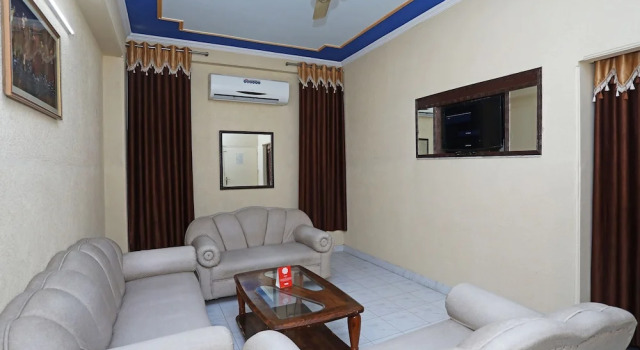 OYO 10444 Vasundhra INN