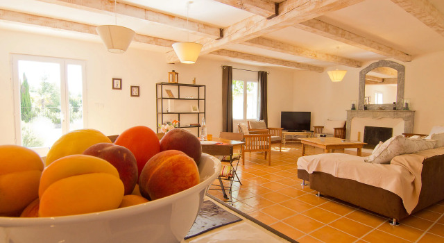 Holiday Home Mas l'Olivier Lagnes, Rezerwuj Hotel Hotele w Lagnes z parkingiem, Parking