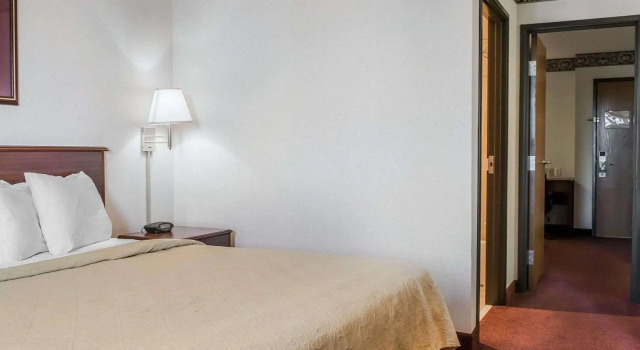 Двухместный номер Standard Quality Inn & Suites Brooks Louisville South