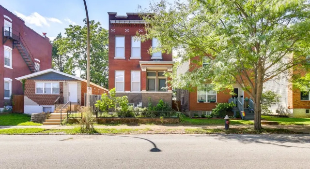 Saint Louis Home w/ Deck: 4 Mi to Downtown!, Réserver Hôtel Saint-Louis Missouri