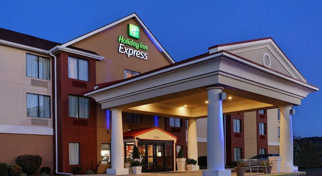 Holiday Inn Express Hotel & Suites Knoxville-North-I-75 Exit 112 by IHG, Забронировать Отель Ноксвилл Теннесси
