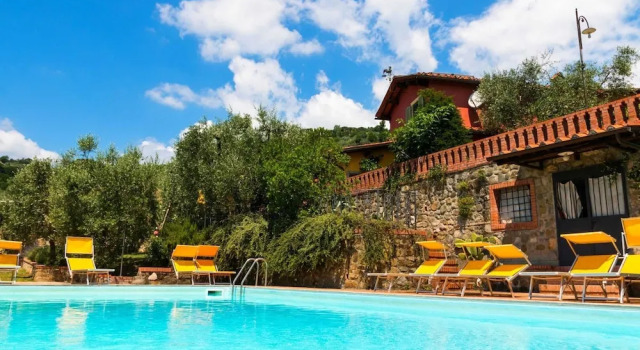 Farmhouse in Montecatini With Sauna & Pool, Book Feriehus Pieve a Nievole Toscana