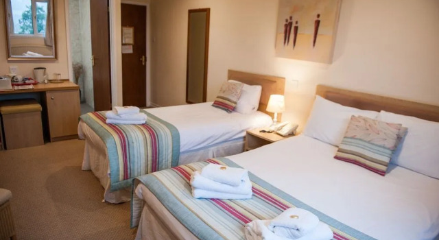 Llanwenarth Hotel & Riverside Restaurant, Забронировать Отель  