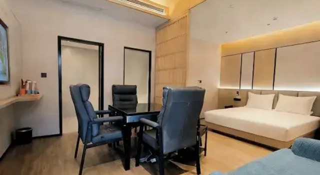 Люкс Nanchang Huixin Holiday Hotel (Nanchang Station Hengmao Dream Times Square)