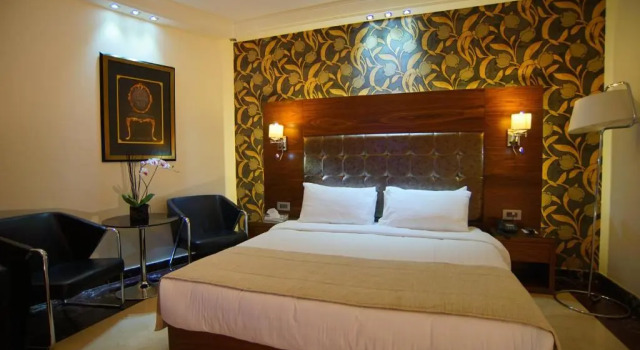 Полулюкс Hotel Xperience