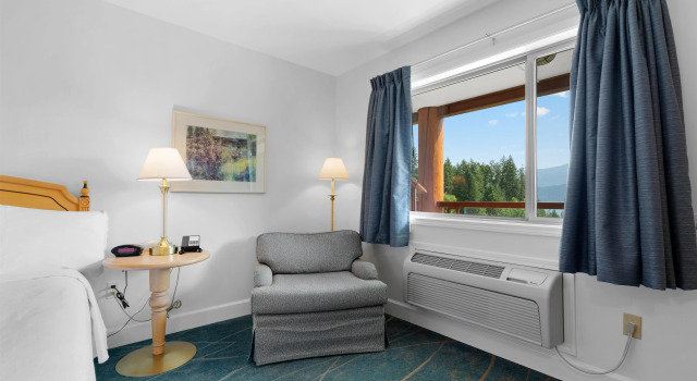 Двухместный номер Standard с балконом и с видом на озеро Kootenay Lakeview Resort, BW Signature Collection