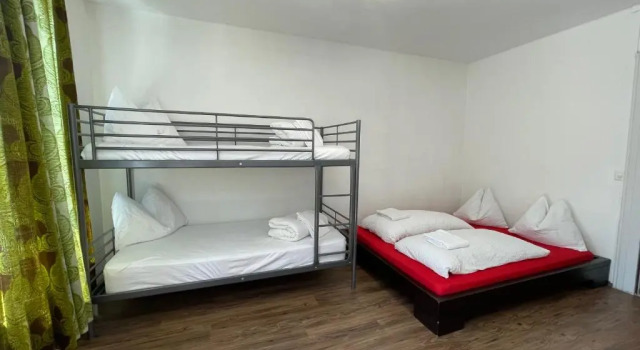Четырёхместный номер Happy central apartment