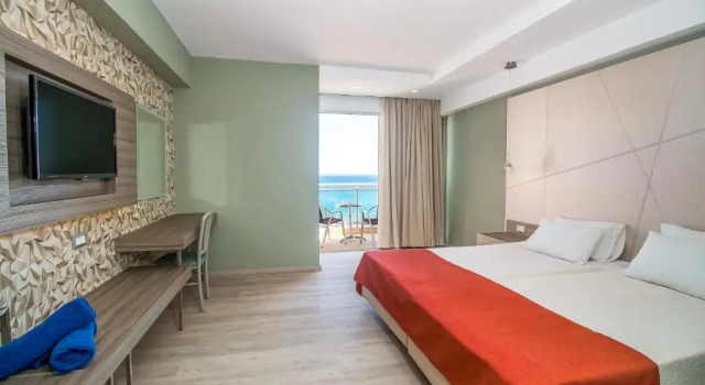 Двухместный номер Superior с видом на море Pegasos Deluxe Beach Hotel