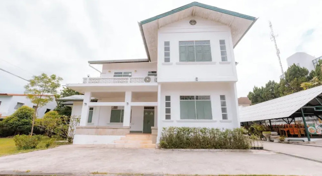 Shinophats House บ้านชิโนภาส เชียงราย, Забронировать Отель Отели Чианграй 3 звезды, рядом с Old Bus Station, 3*