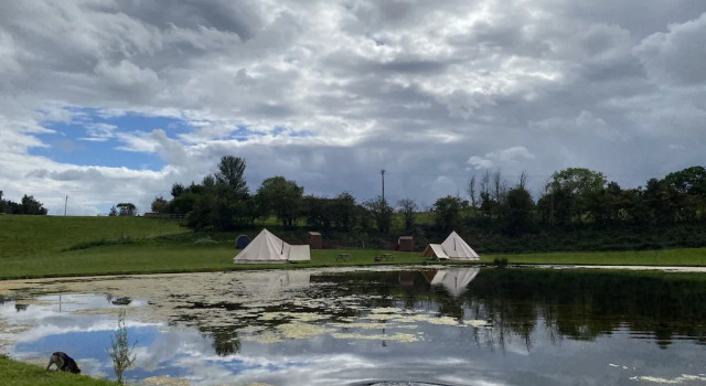 Tumbling Tom - Double and Two Singles, Varaa Leirintäalue Telttailu ja glamping kohteessa Gloucestershire, Leirintäalue