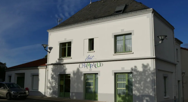 Logis Hotels Le Champalud Restaurant La Citadelle, Забронировать Отель Оре-д'Анжу 