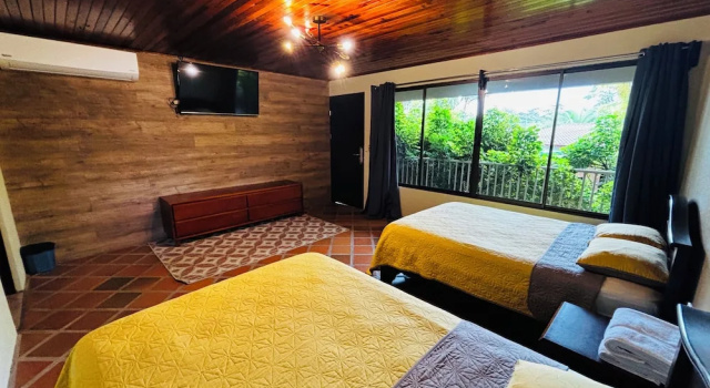 Номер Deluxe Arenal Backpackers Resort