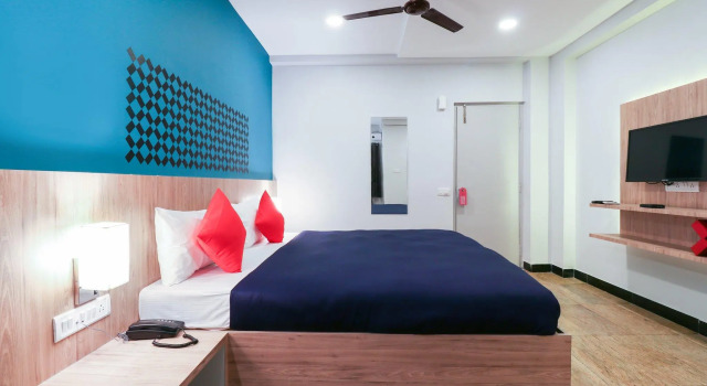 OYO X 879 Richmond Residency