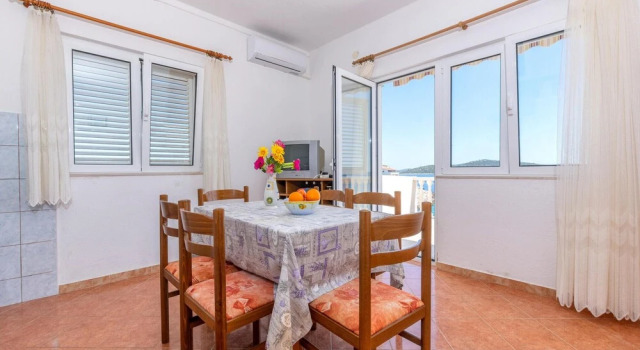 Awesome Home in Sevid With 5 Bedrooms, 预订 酒店 塞维德 Trogir Riviera