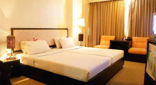 Tipchang Lampang Hotel, Забронировать Отель СПА-отели Лампанг, рядом с Уличный рынок «Кад Кун Та», SPA-услуги