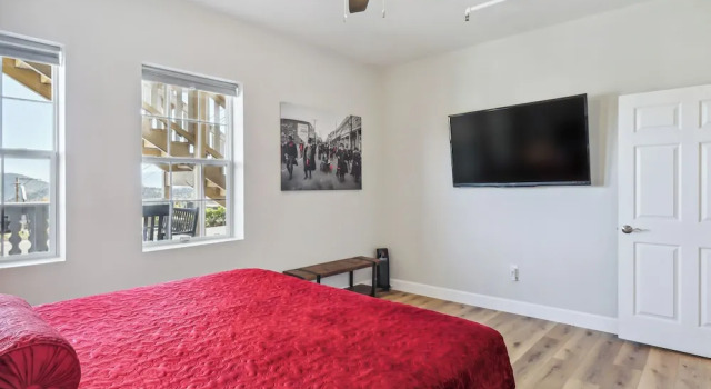 Апартаменты с 2 комнатами Mountain-view Deck: Stylish Virginia City Apt!