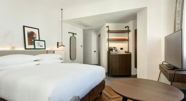 Двухместный номер Deluxe Отель DoubleTree by Hilton Rome Monti