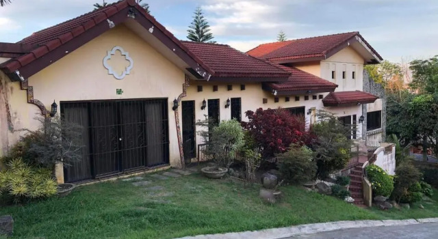 Коттедж с 4 комнатами Tagaytay BNR Guesthouse 4BR With Balcony 12-14 Guest