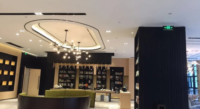 Atour Hotel Changxing Huzhou, Book Hotel Hoteller i Changxing med parkering, Parkering