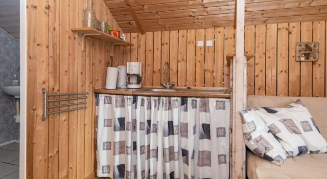 Delightful Holiday Home in Hovborg Jutland with Whirlpool, Book Feriehus Sommerhuse i Hovborg, Hytte