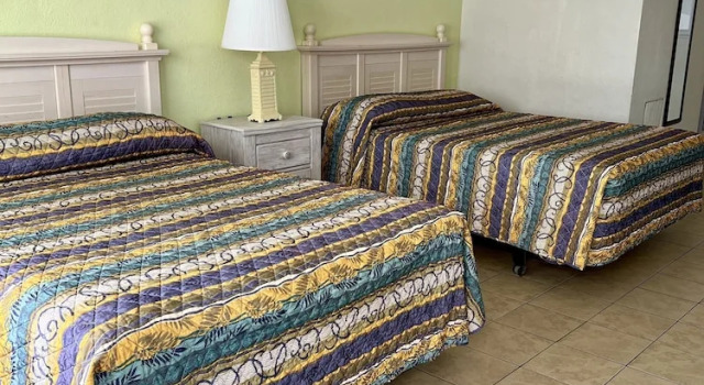 Четырёхместный номер Standard с видом на океан Beach Colony Motel