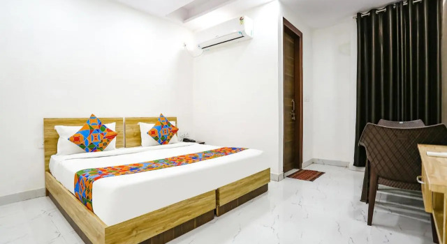 Fabhotel Silver Crown, Забронировать Отель Отели Нью-Дели с завтраком, Завтраки